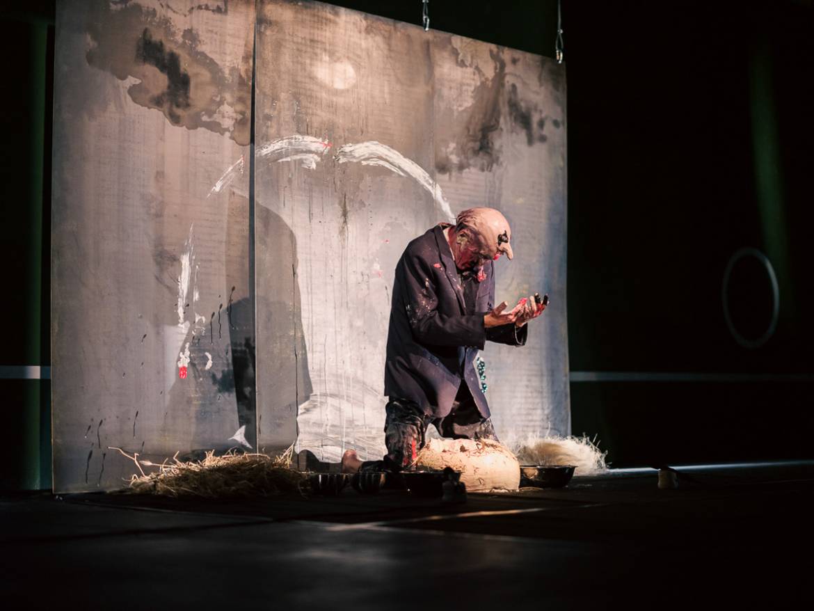 Olivier de Sagazan, Transfiguration au complexe Lugdunum - (c) Lucas Frangella